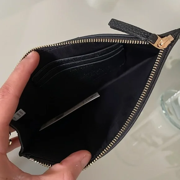 New, authentic Tory Burch chelsea wristlet - Picture 13 of 14